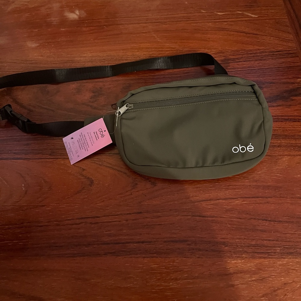OBÉ fannypack/belt bag with FREE 1 month membership